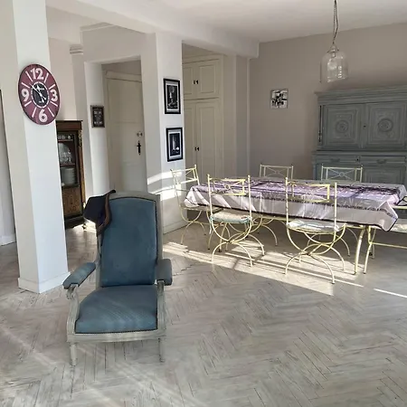 Lumineux Et Spacieux Au Centre De - Fr-1-738-44 Apartment *