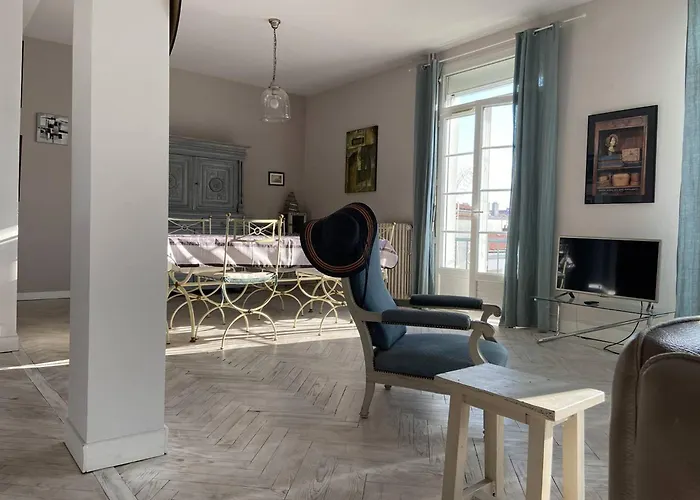 Apartment Lumineux Et Spacieux Au Centre De - Fr-1-738-44 Royan