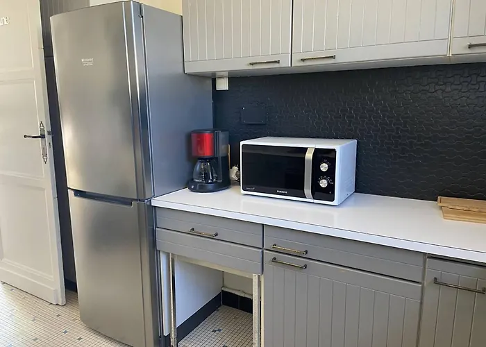 Lumineux Et Spacieux Au Centre De - Fr-1-738-44 Apartment