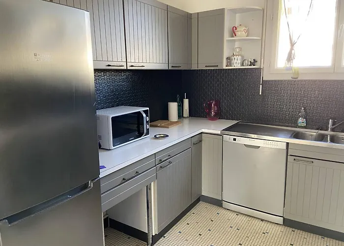 Lumineux Et Spacieux Au Centre De - Fr-1-738-44 Apartment