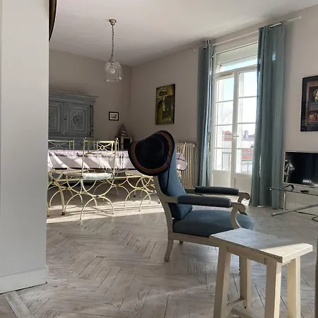 Apartment Lumineux Et Spacieux Au Centre De - Fr-1-738-44 Royan