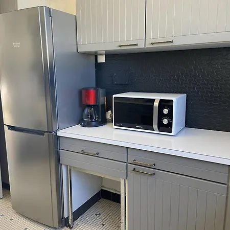 Lumineux Et Spacieux Au Centre De - Fr-1-738-44 Apartment