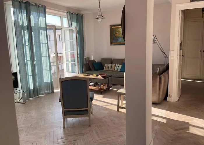 דירה Lumineux Et Spacieux Au Centre De - Fr-1-738-44 *